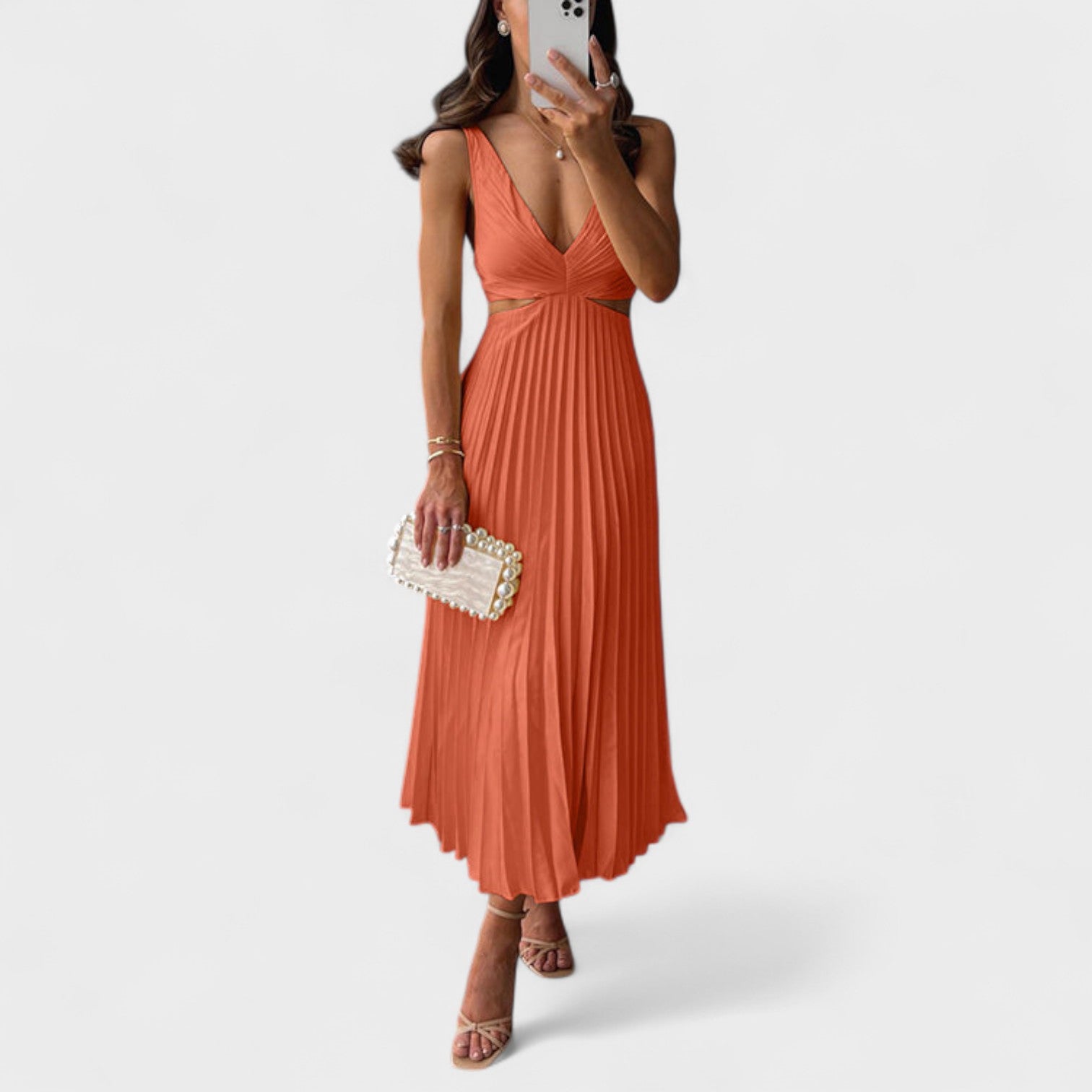 Plisseret Midi Kjole i Elegant Design