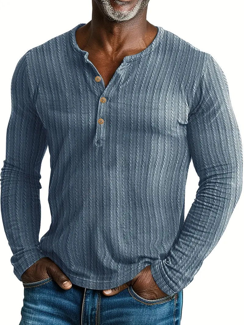 Magnus | Klassisk strikket henley med elegant design