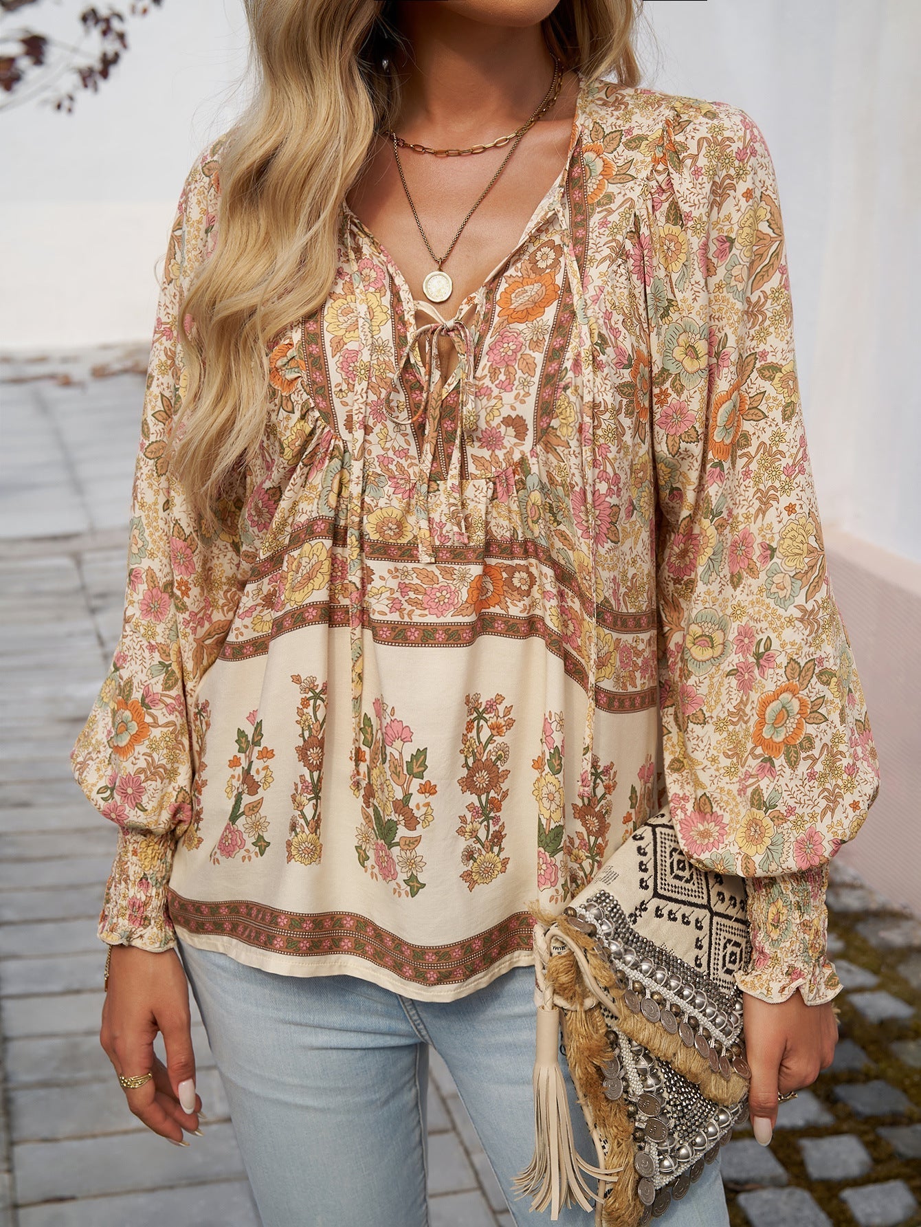 Laura | Blomstrete Boho Tunika med Lange Ermer