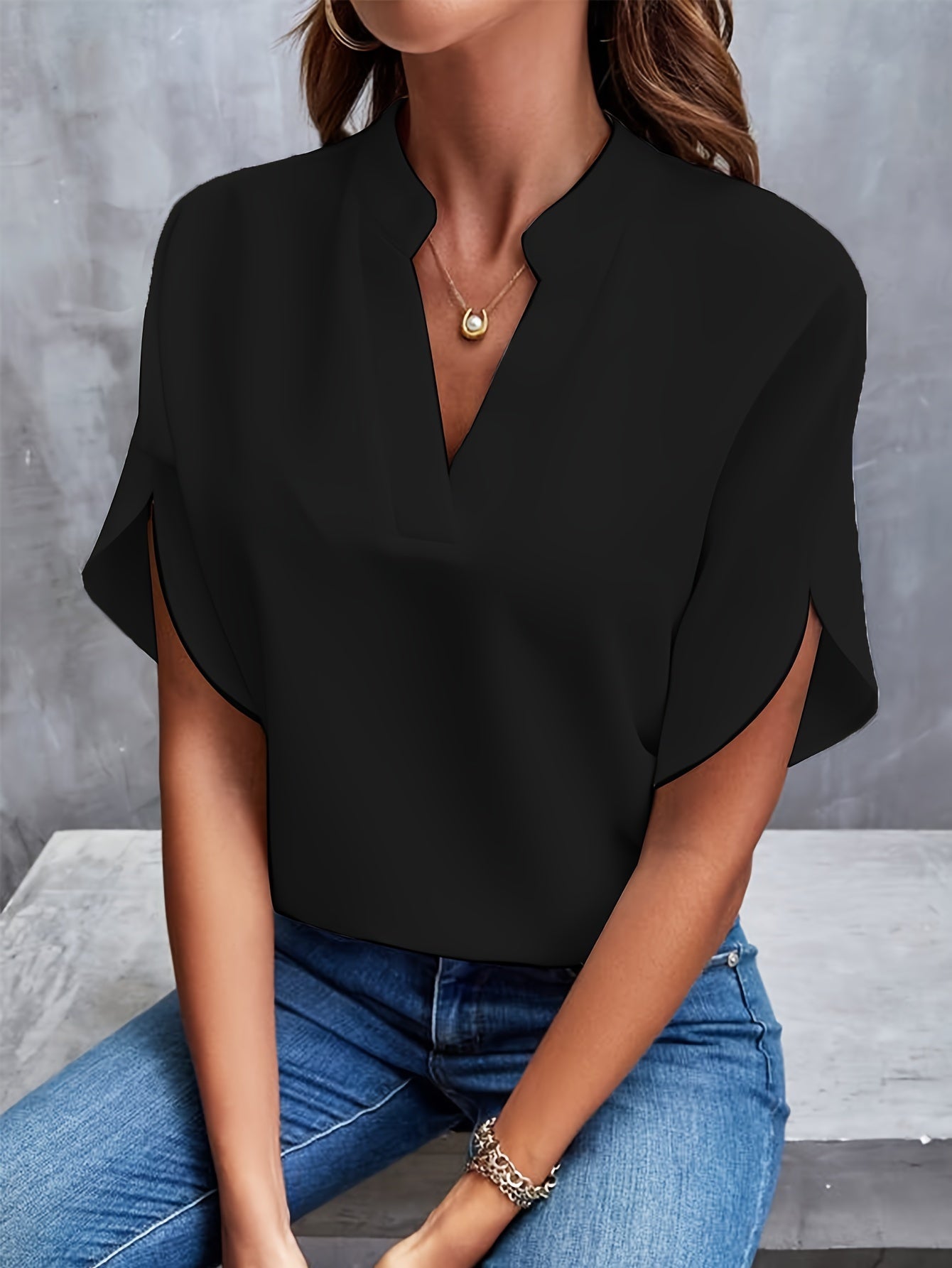 Emma | Elegant Damebluse med V-utringning