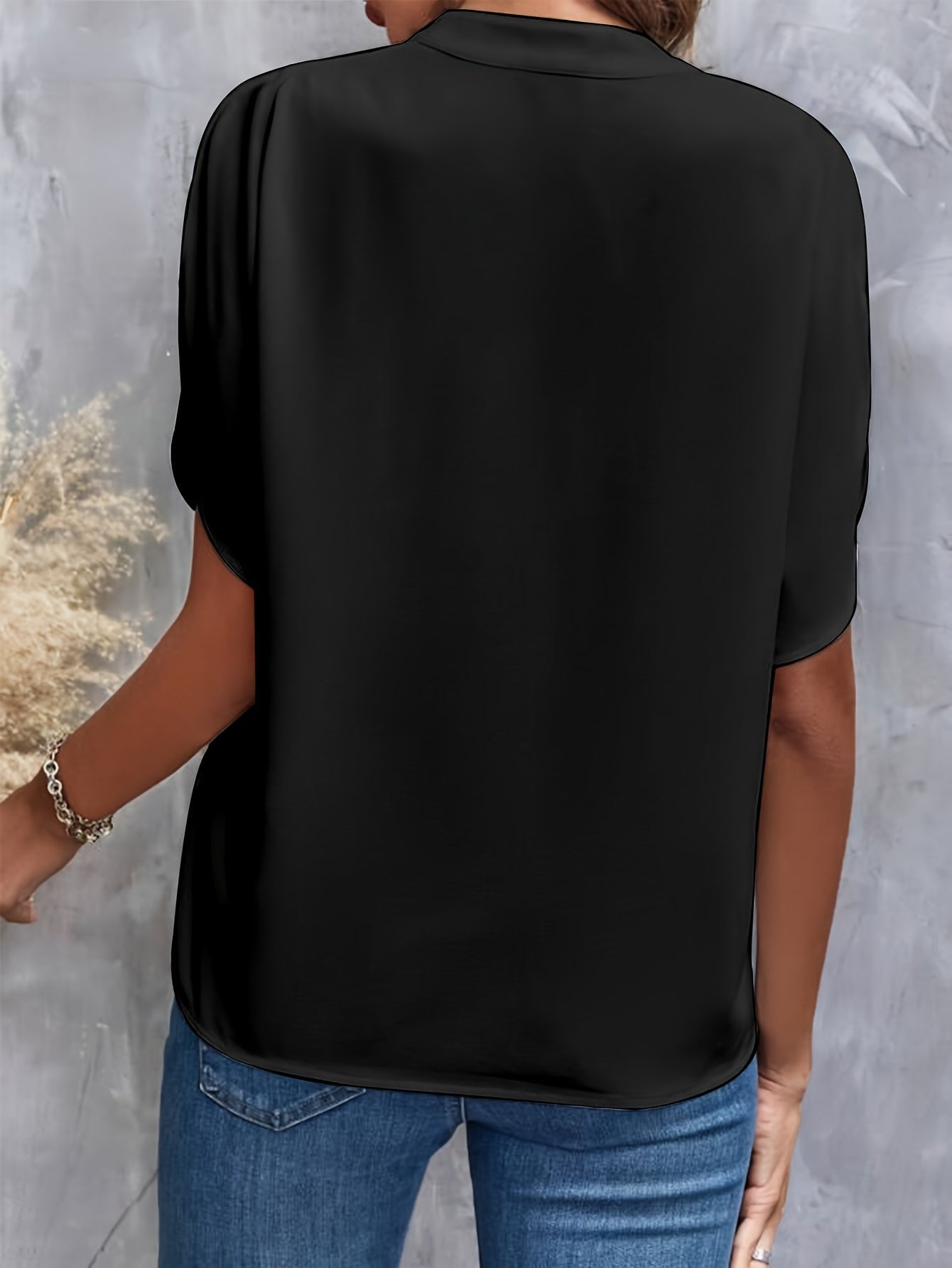 Emma | Elegant Damebluse med V-utringning