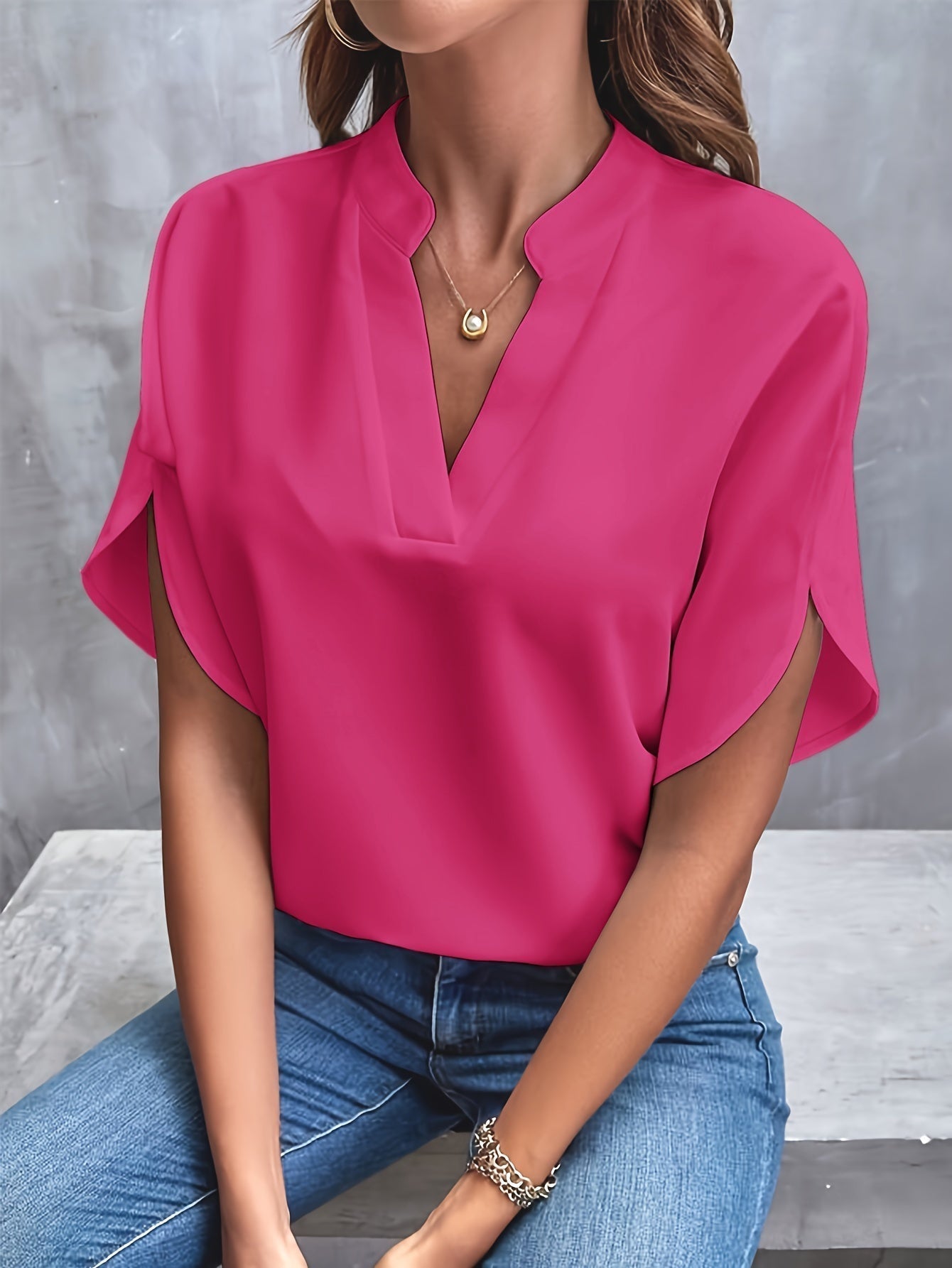 Emma | Elegant Damebluse med V-utringning