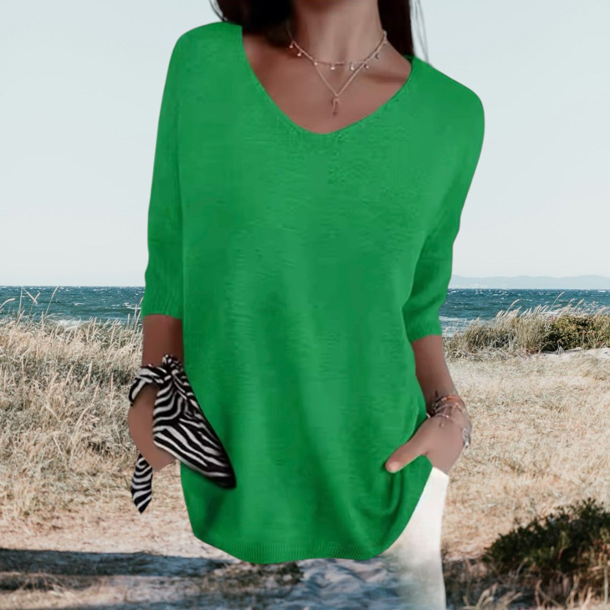 Damebluse med V-Hals for Sommeren