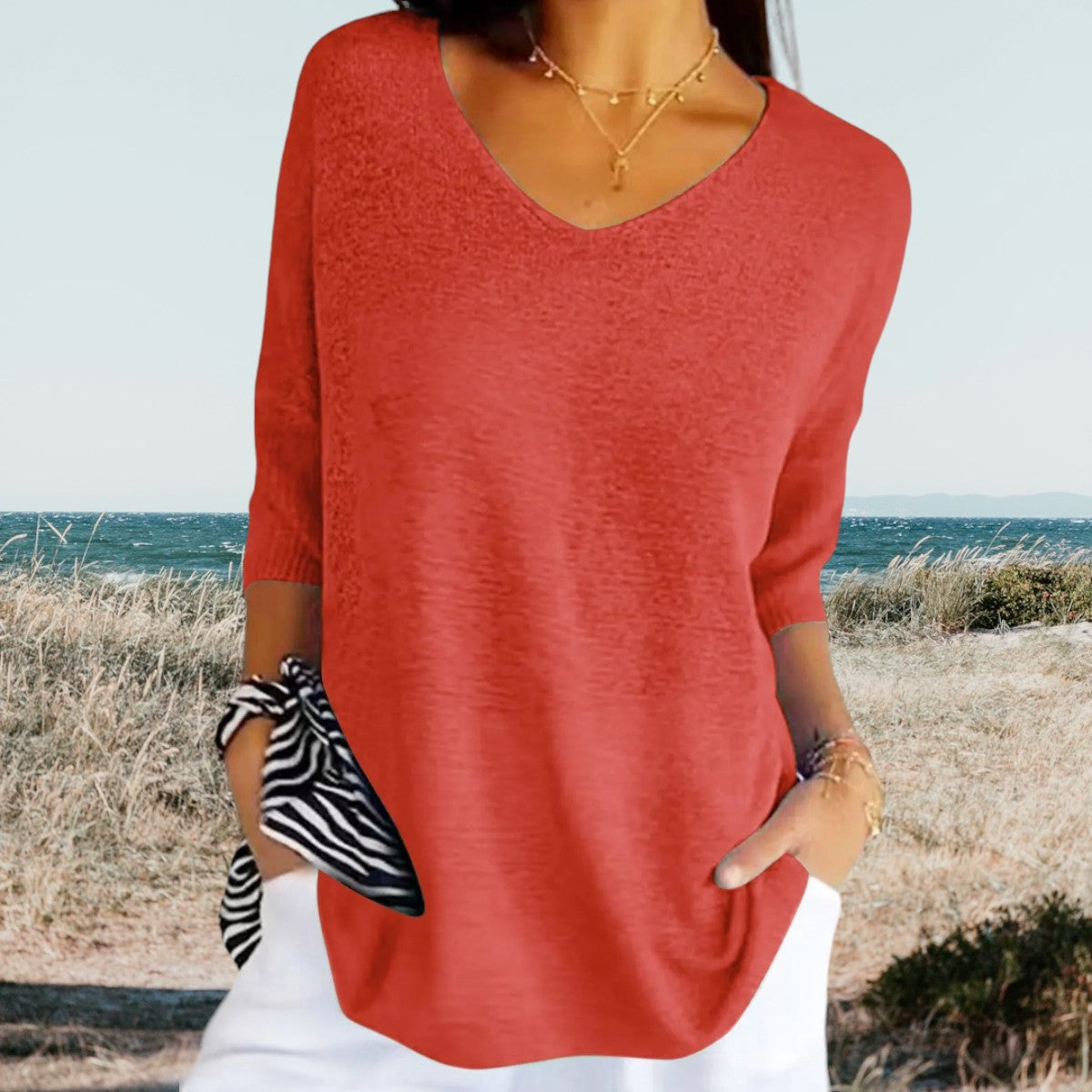 Damebluse med V-Hals for Sommeren