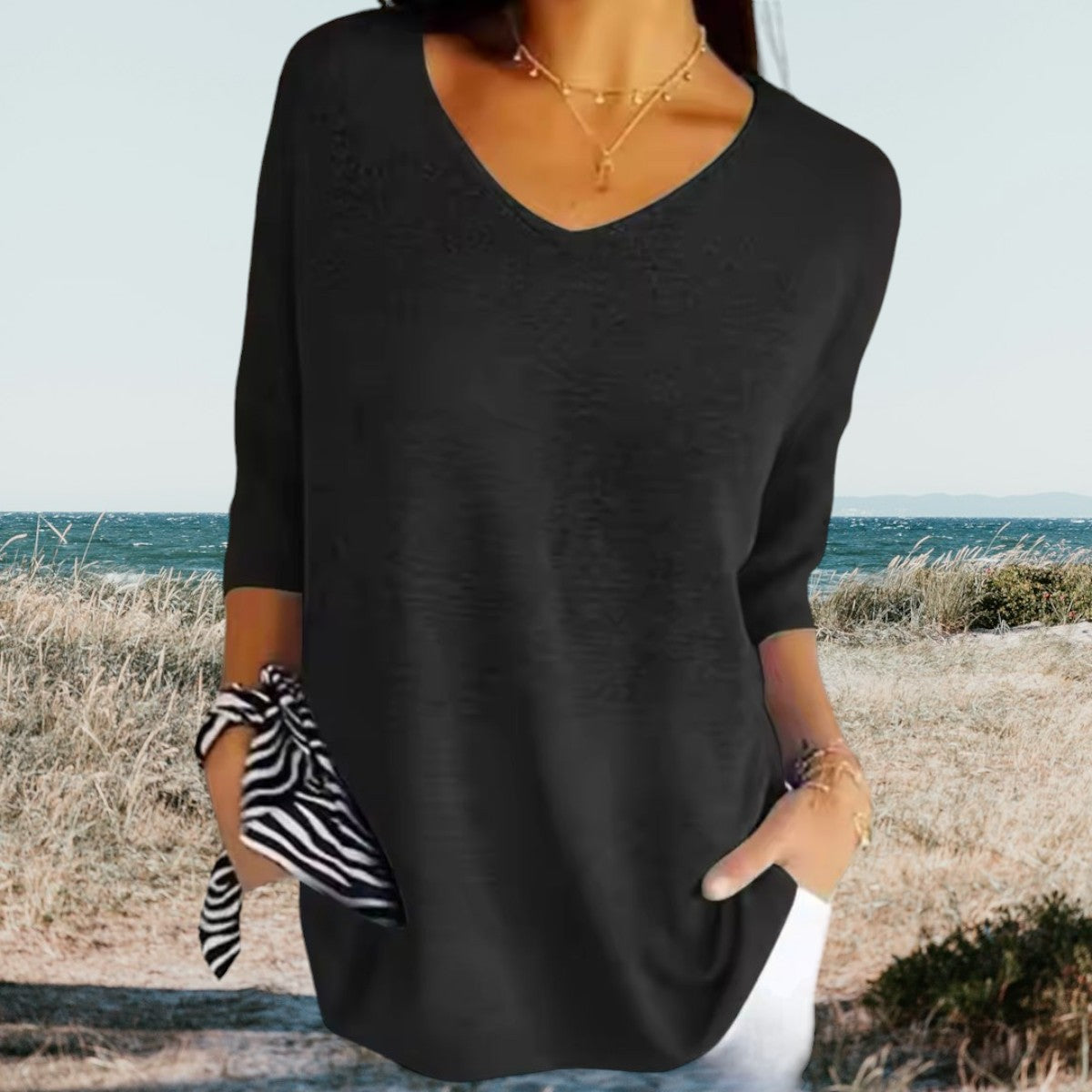 Damebluse med V-Hals for Sommeren