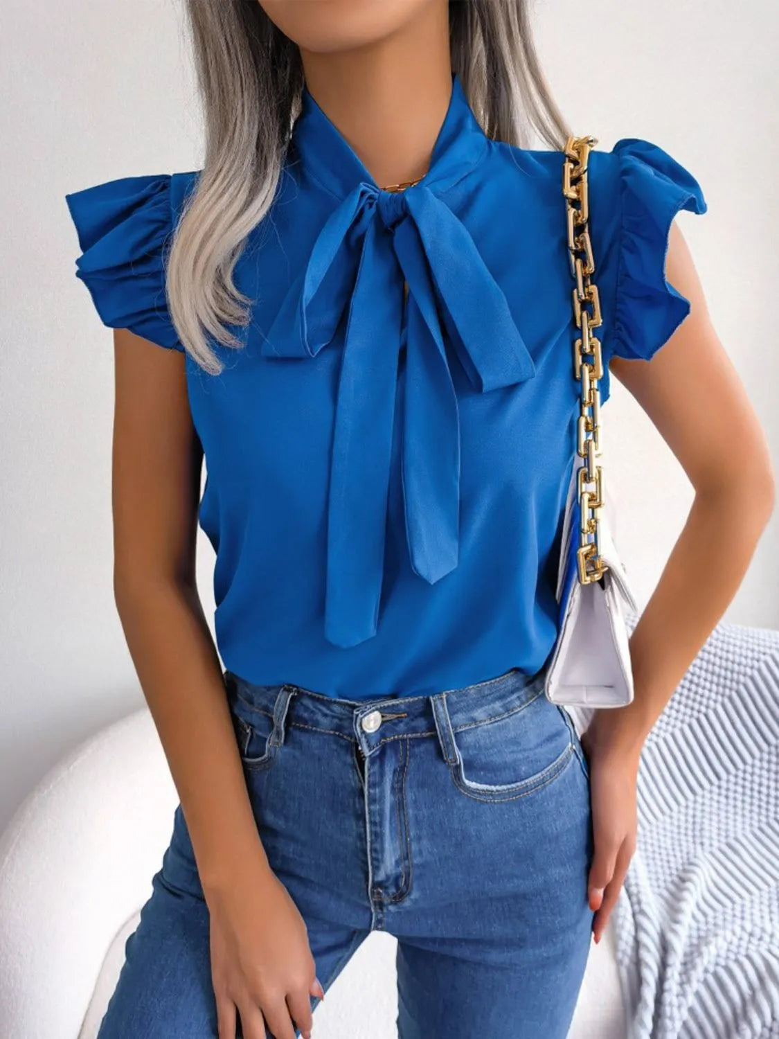 Liva | Damebluse med Volangerm og Sløyfe