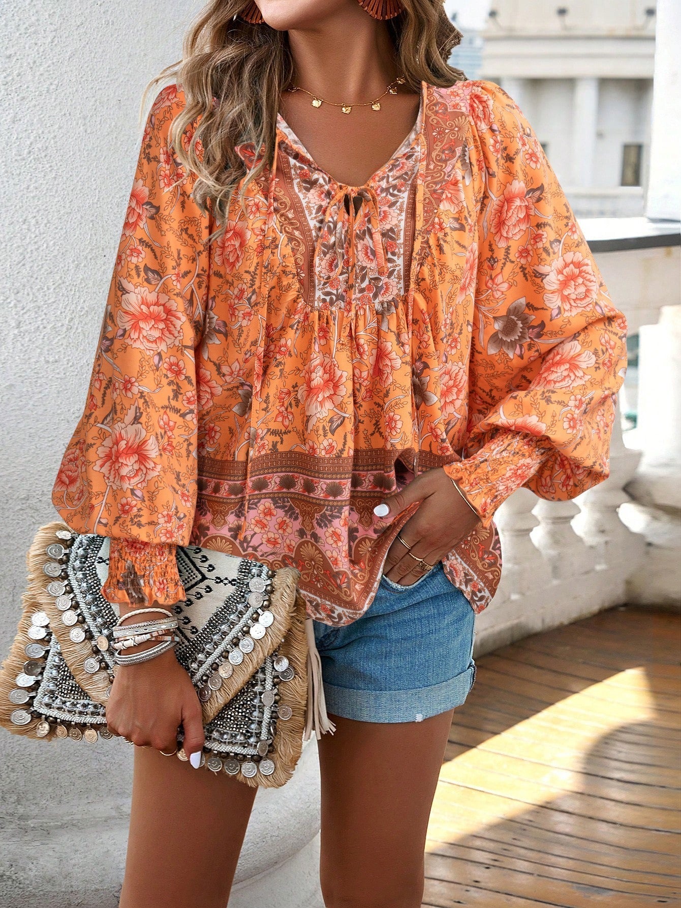 Laura | Blomstrete Boho Tunika med Lange Ermer
