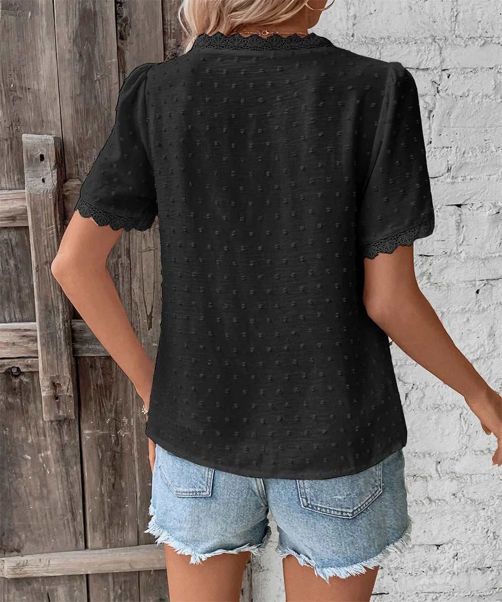 Alma | Bluse med Blondekant og Strukturdesign