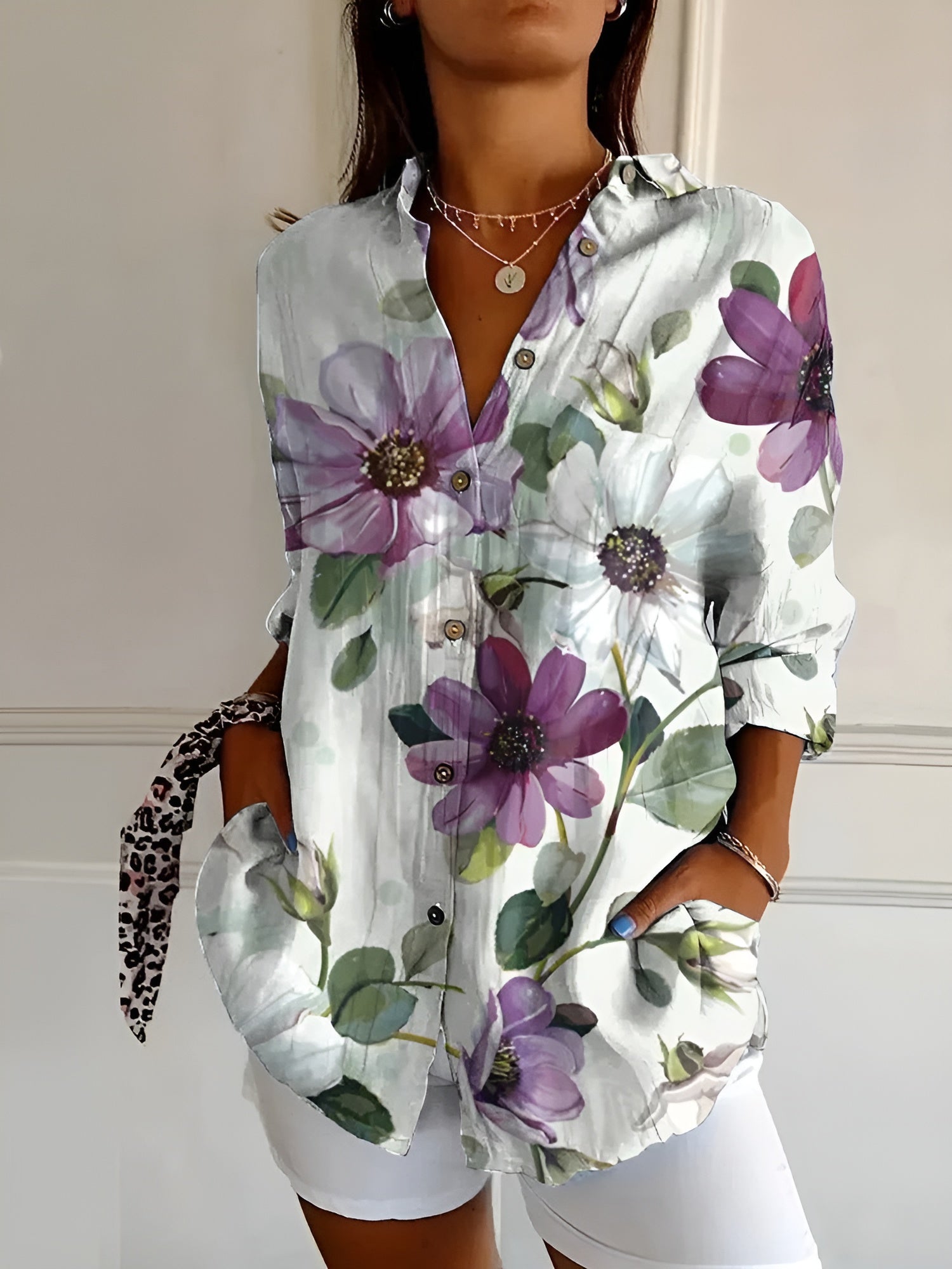 Liva | Blomstret Damebluse med Lange Ermer