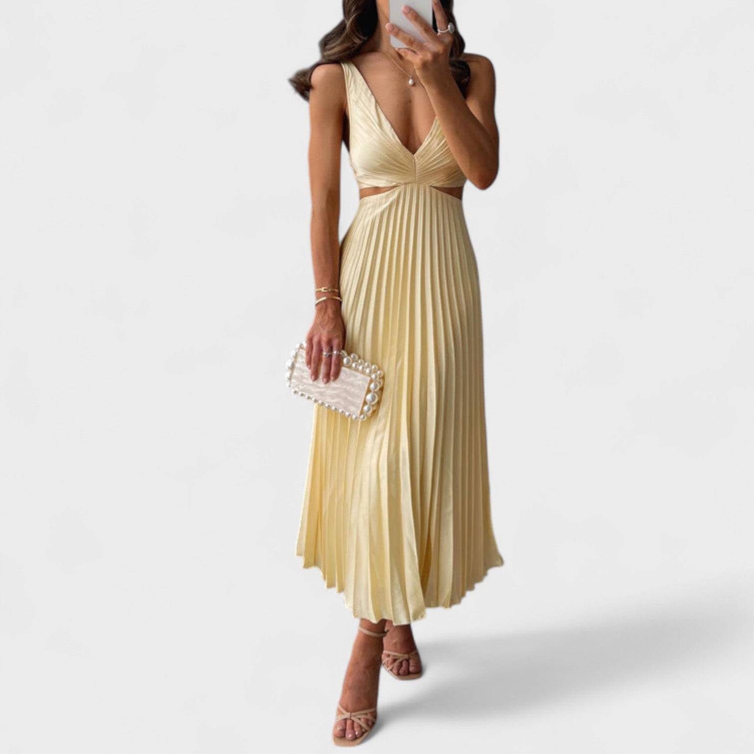 Plisseret Midi Kjole i Elegant Design
