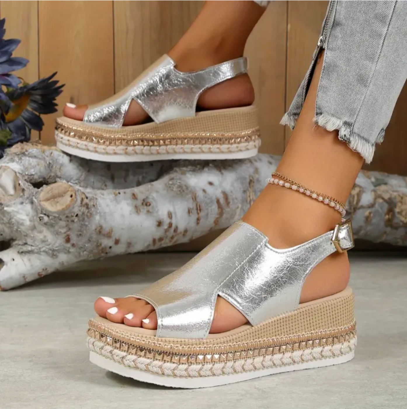 Dame Sandaler