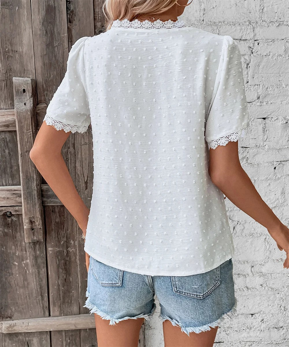 Alma | Bluse med Blondekant og Strukturdesign